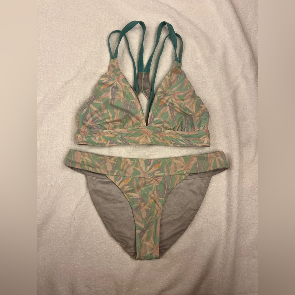 Patagonia nano grip Bikini, size medium, used good condition